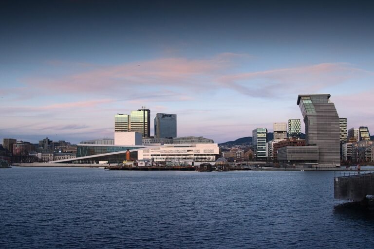 Norway 2025: Wararka Ugu Cusub ee Siyaasad, Dhaqaale, Amni & Deegaanka